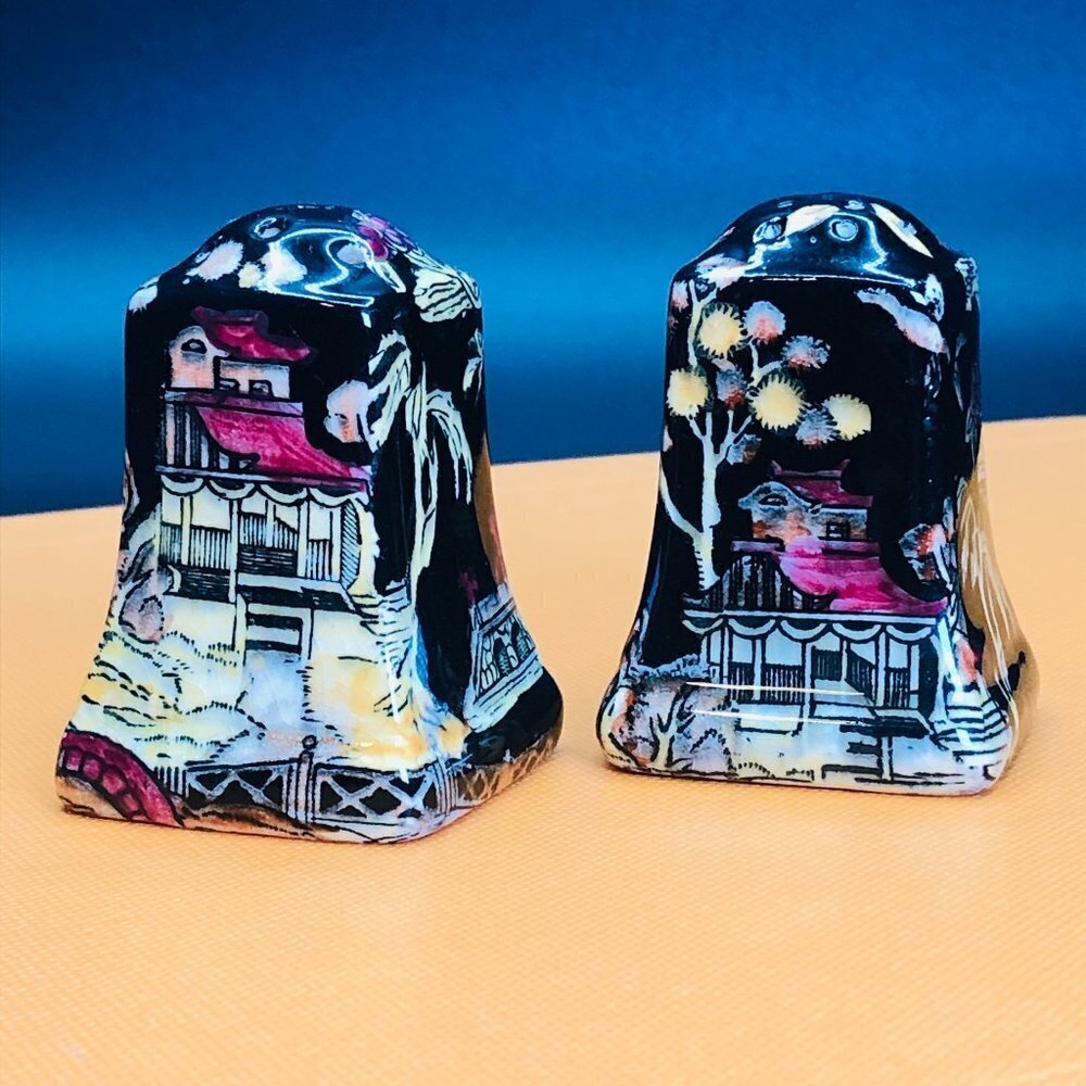 Royal Winton Grimwades Pekin 1951 Salt Pepper Shaker Set Floral Black Chintz
